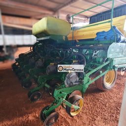 PLANTADEIRA JOHN DEERE 2126 26 LINHAS DE 0,45 CM completo