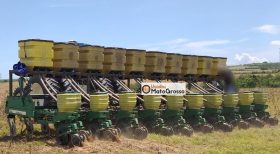 PLANTADEIRA DE SEMENTE JOHN DEERE 20 LINHAS DE 0,45 CM