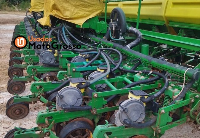 CONJUNTO TRATOR JOHN DEERE 8335R + PLANTADEIRA JOHN DEERE 2130 completo