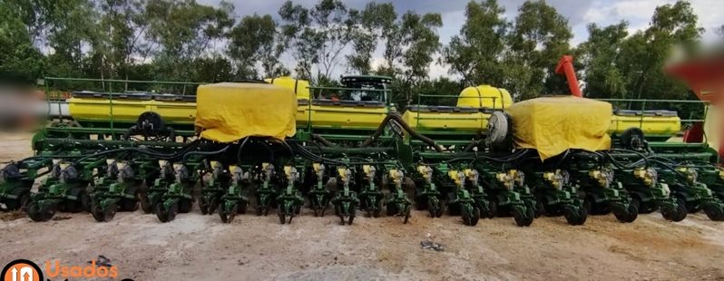 CONJUNTO TRATOR JOHN DEERE 8335R + PLANTADEIRA JOHN DEERE 2130 completo