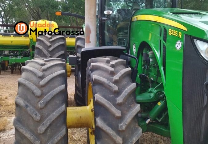 CONJUNTO TRATOR JOHN DEERE 8335R + PLANTADEIRA JOHN DEERE 2130 completo