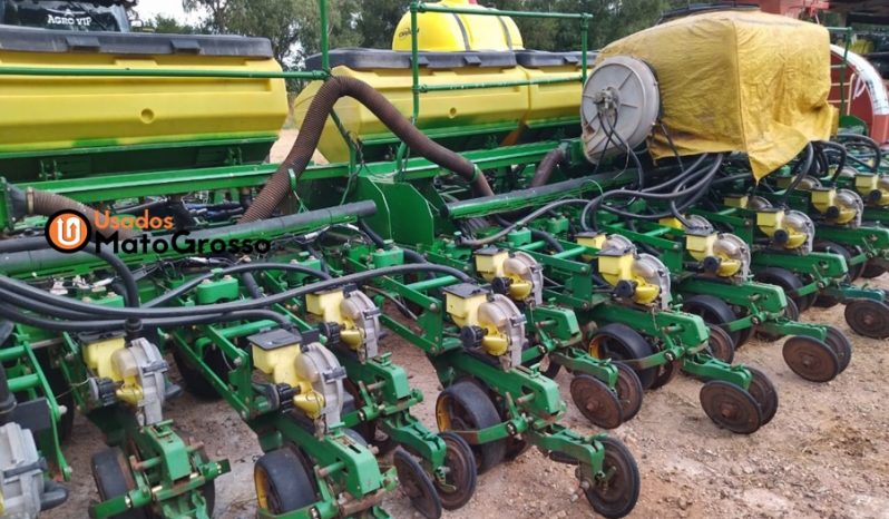 CONJUNTO TRATOR JOHN DEERE 8335R + PLANTADEIRA JOHN DEERE 2130 completo