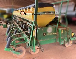 PLANTADEIRA JOHN DEERE 2117 COM 15 LINHAS DE 0,45 CM completo