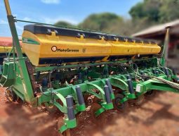 PLANTADEIRA JOHN DEERE 2113 COM 13 LINHAS DE 0,45 CM completo