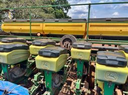 PLANTADEIRA JOHN DEERE 2113 COM 13 LINHAS DE 0,45 CM completo