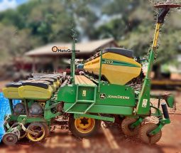 PLANTADEIRA JOHN DEERE 2113 COM 13 LINHAS DE 0,45 CM completo