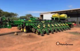 PLANTADEIRA JOHN DEERE DB 47 – 47 LINHAS DE 45 CM