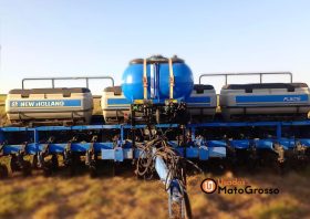 PLANTADEIRA NEW HOLLAND PL 5015 – 15 LINHAS DE 45CM