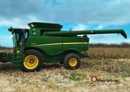 COLHEITADEIRA JOHN DEERE S670 – 35 PES CARACOL completo