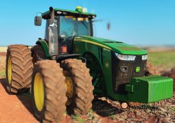 TRATOR JOHN DEERE 8370R completo