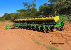 PLANTADEIRA JOHN DEERE CCS 2130 – 28 LINHAS COM 50CM/ DISCO DUPLO