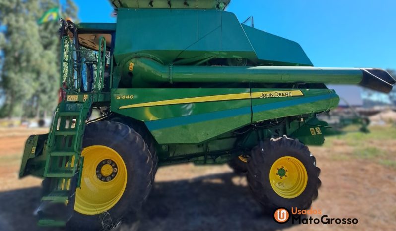 COLHEITADEIRA JOHN DEERE S440 – 25 PES CARACOL COM PISTÃO PNEUMATICO completo