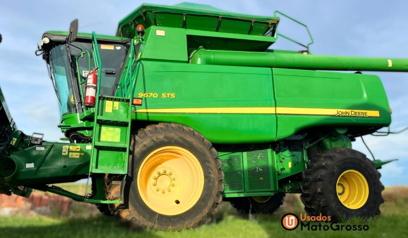 COLHEITADEIRA JOHN DEERE 9770STS – 30 PES CARACOL SEM PILOTO, TRANSMISSÃO MECÂNICA completo