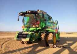 COLHEITADEIRA JOHN DEERE S550 – 25 PES CARACOL completo