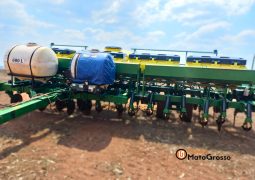 PLANTADEIRA JOHN DEERE 2130 – 30 LINHAS DE 50CM JATO NO SULCO DISCO DE CORTE E GUILHOTINA completo