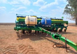 PLANTADEIRA JOHN DEERE 2130 – 30 LINHAS DE 50CM JATO NO SULCO DISCO DE CORTE E GUILHOTINA completo