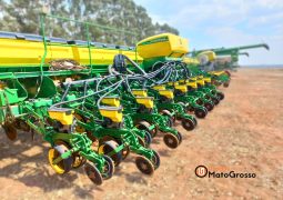 PLANTADEIRA JOHN DEERE 2130 – 30 LINHAS DE 50CM JATO NO SULCO DISCO DE CORTE E GUILHOTINA completo