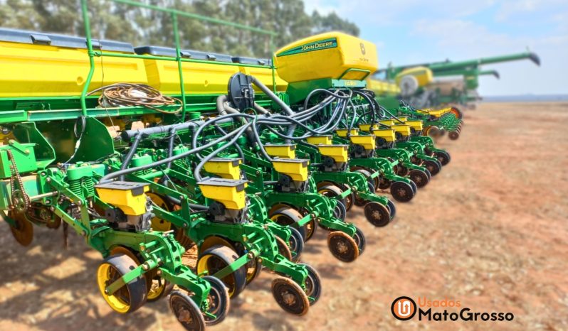 PLANTADEIRA JOHN DEERE 2130 – 30 LINHAS DE 50CM JATO NO SULCO DISCO DE CORTE E GUILHOTINA completo