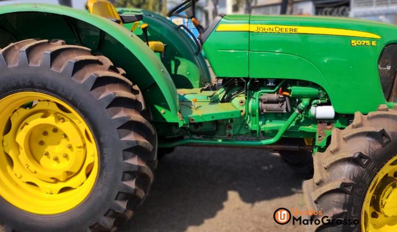 TRATOR JOHN DEERE 5075 E completo