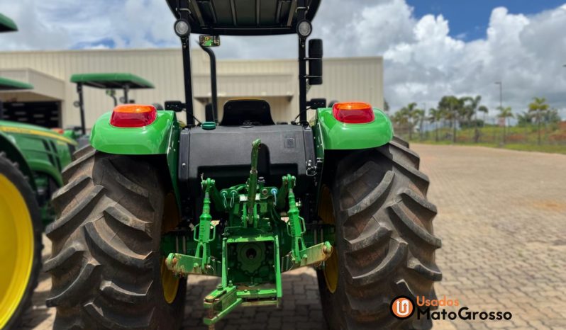 TRATOR JOHN DEERE 5090E completo