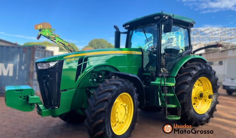 TRATOR JOHN DEERE 8335R COM PILOTO/GPS E FILIPADO FRENTE E TRASEIRA completo